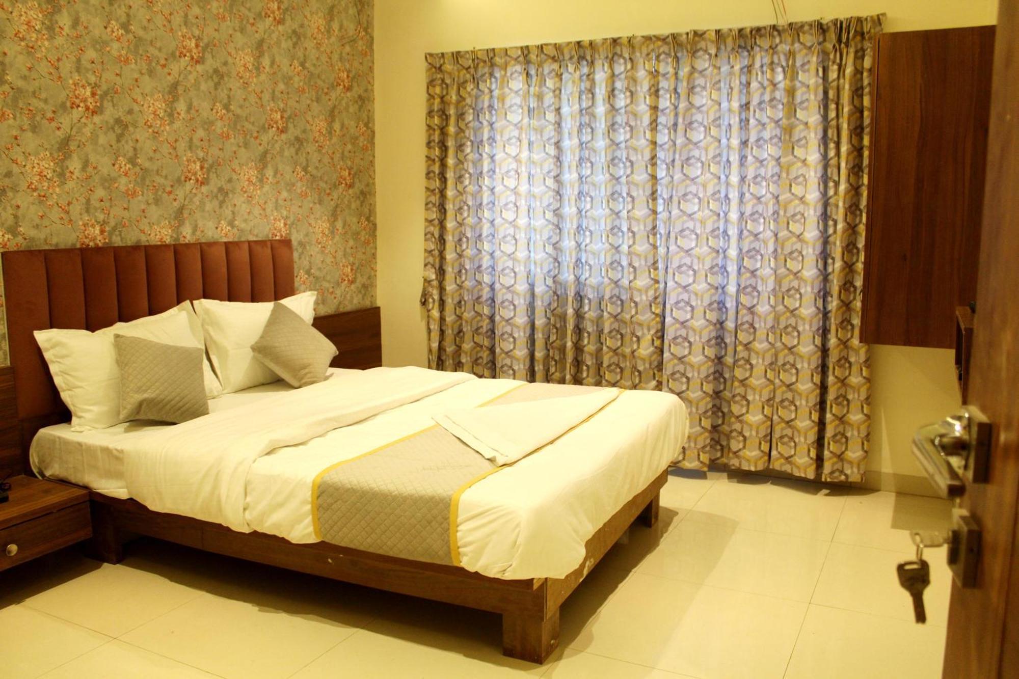 Hotel India Gate Narhe, Pune Bagian luar foto