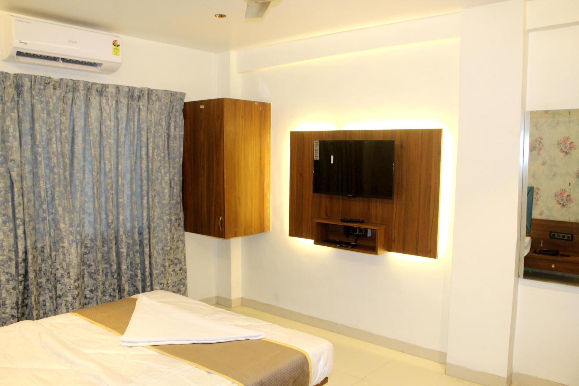 Hotel India Gate Narhe, Pune Bagian luar foto